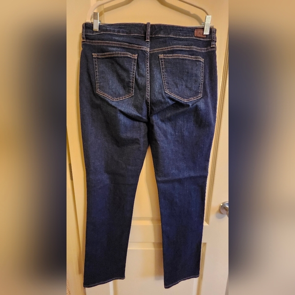 (SOLD) LAUREN RALPH LAUREN Modern Straight Curvy Jeans. Women's Size 12. 💙 - Picture 9 of 16